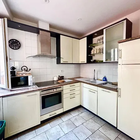 Casamea - Vieille Ville, 2 Min Plage, Clim Апартаменты *